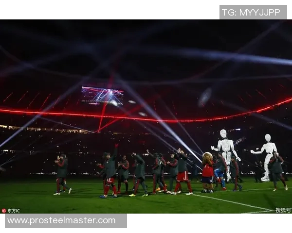 球迷连夜排队抢购限量球衣场面如演唱会引发热烈关注